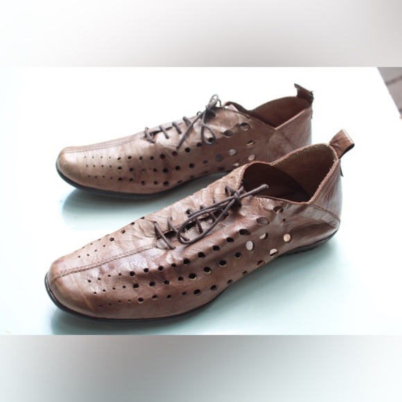 J. Renee leather sneakers - Picture 10 of 12